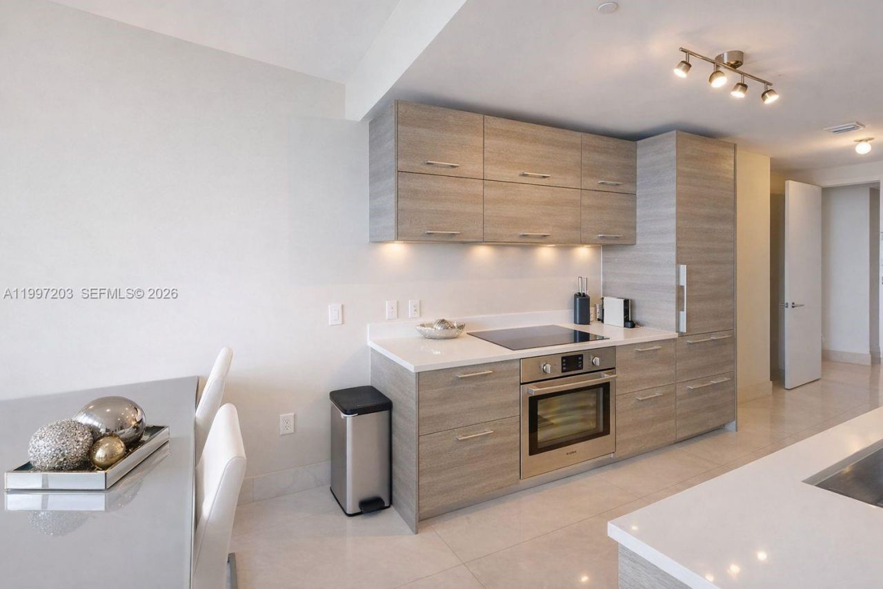 650 NE 32nd St, Unit 2005, Miami, FL 33137 Photo