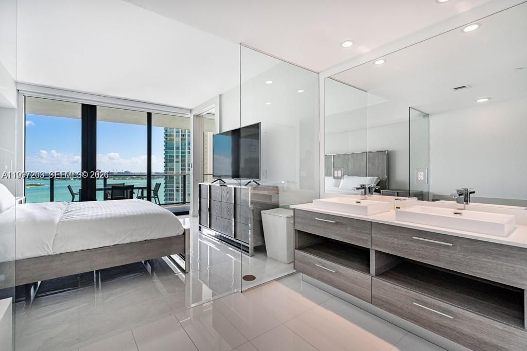 650 NE 32nd St, Unit 2005, Miami, FL 33137 Photo