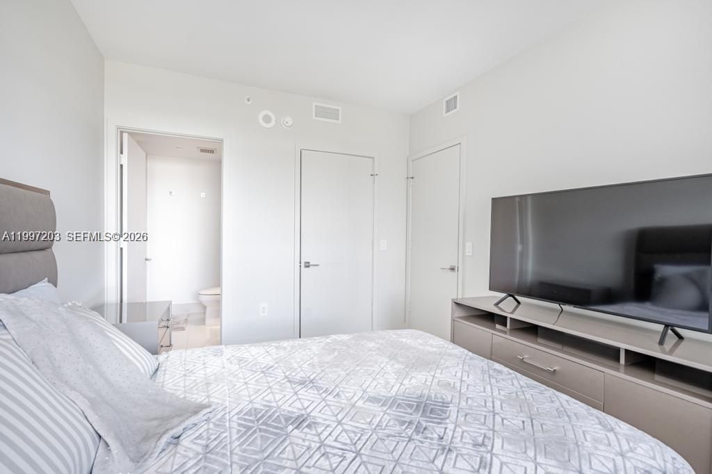 650 NE 32nd St, Unit 2005, Miami, FL 33137 Photo