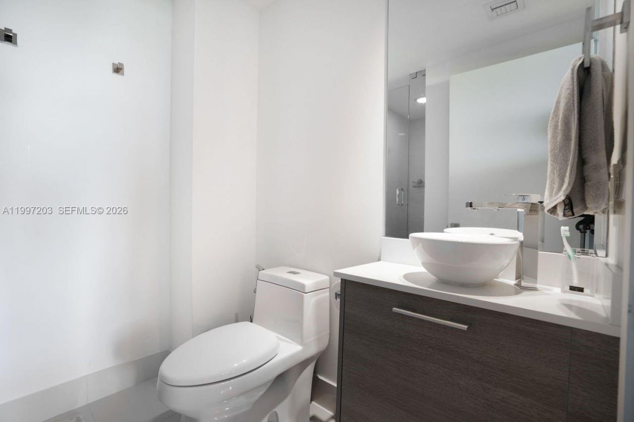 650 NE 32nd St, Unit 2005, Miami, FL 33137 Photo