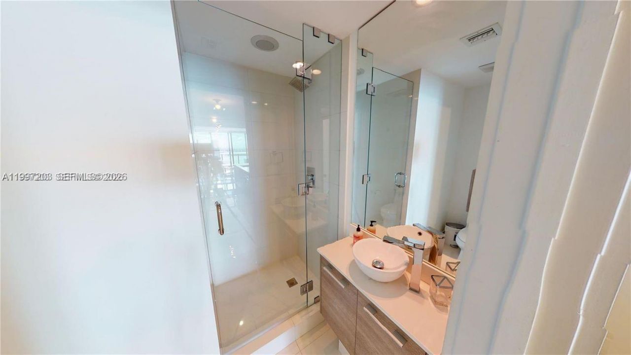 650 NE 32nd St, Unit 2005, Miami, FL 33137 Photo