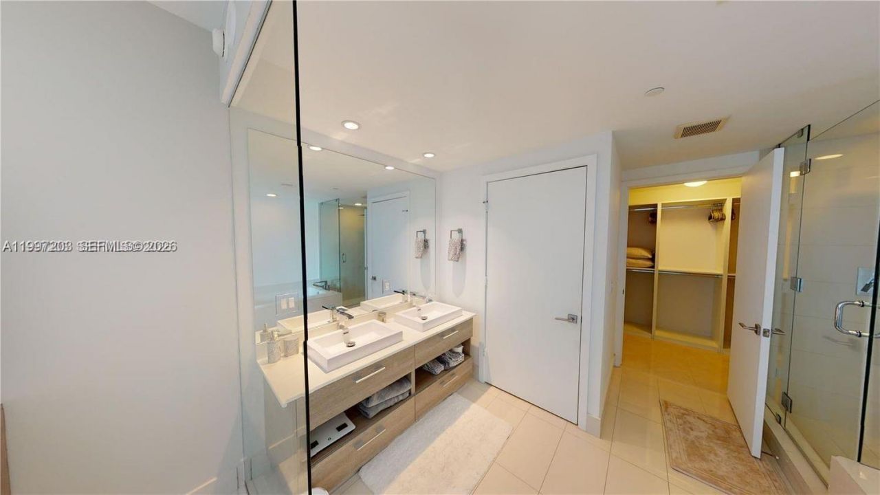 650 NE 32nd St, Unit 2005, Miami, FL 33137 Photo