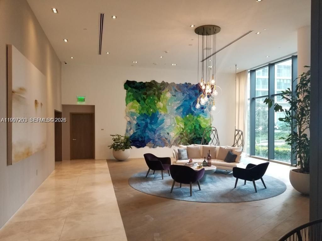 650 NE 32nd St, Unit 2005, Miami, FL 33137 Photo