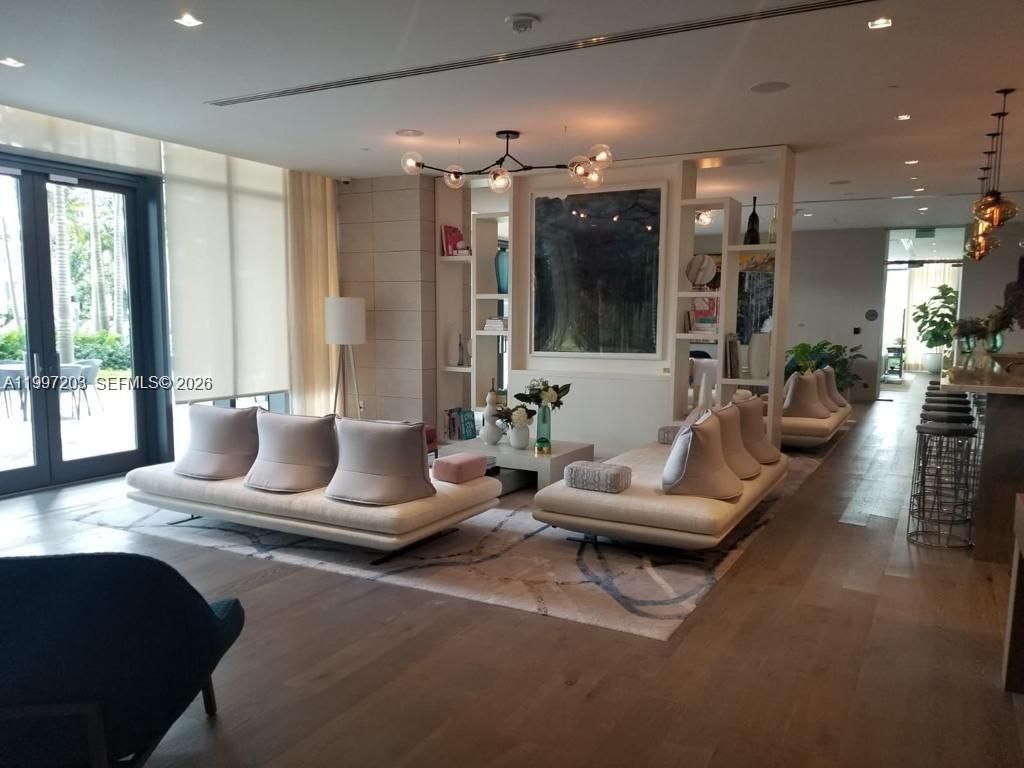 650 NE 32nd St, Unit 2005, Miami, FL 33137 Photo