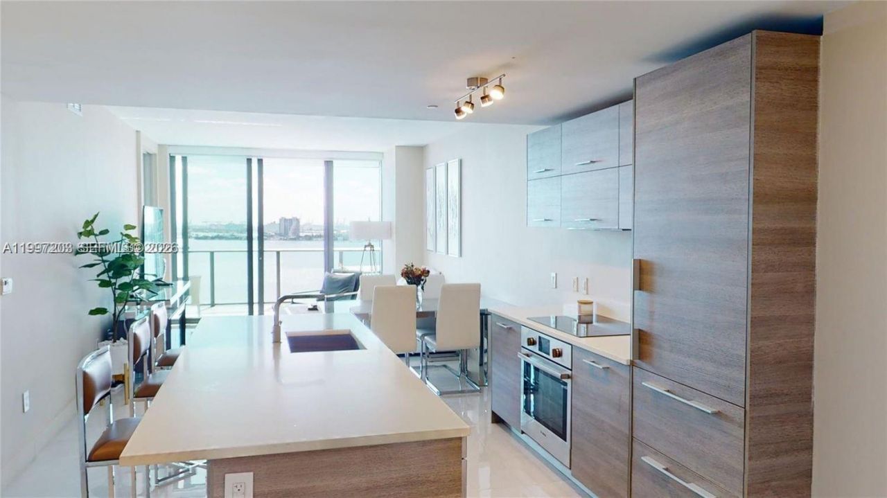 650 NE 32nd St, Unit 2005, Miami, FL 33137 Photo