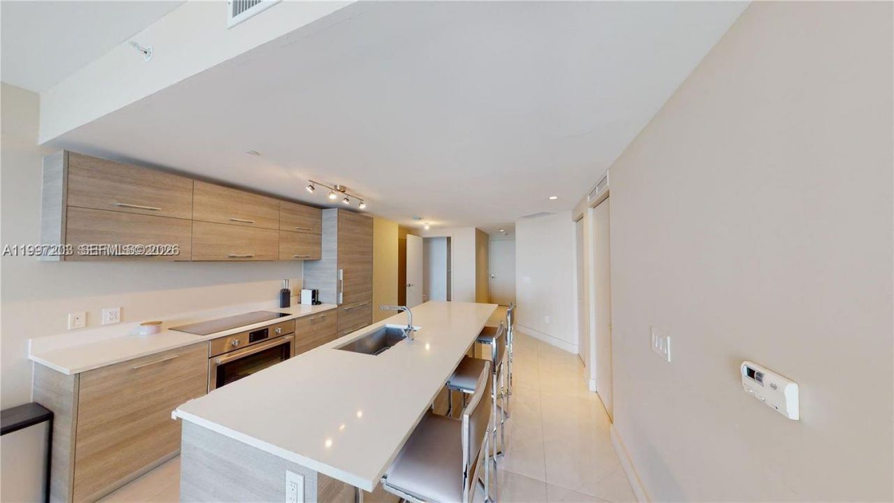 650 NE 32nd St, Unit 2005, Miami, FL 33137 Photo