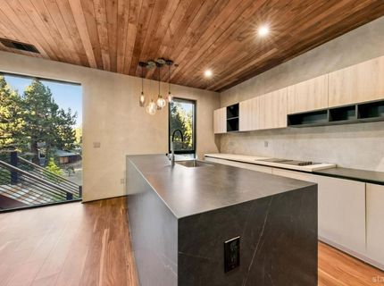2013 Piute Street, South Lake Tahoe, CA 96150 Photo