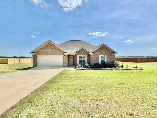 887 Co Rd 31, Killen, AL 35645