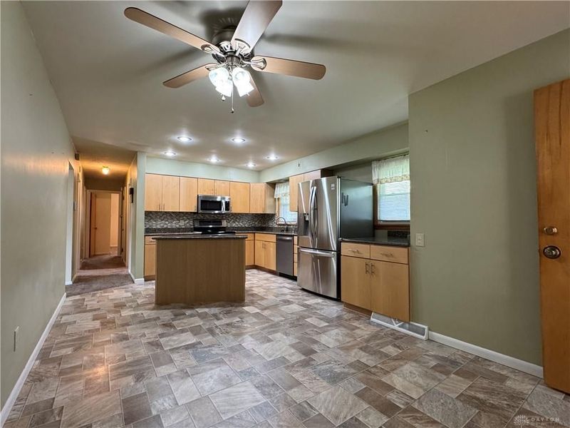 5939 Ashbrook Circle, Dayton, OH 45415 Photo 5