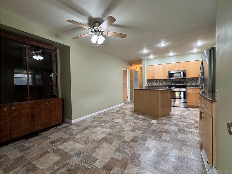 5939 Ashbrook Circle, Dayton, OH 45415 Photo 6