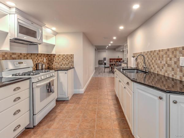 17 Cobbler Lane , Setauket, NY 11733