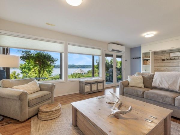 6800 Buckley Bay Frontage Rd, Fanny Bay, BC V0R 1W0