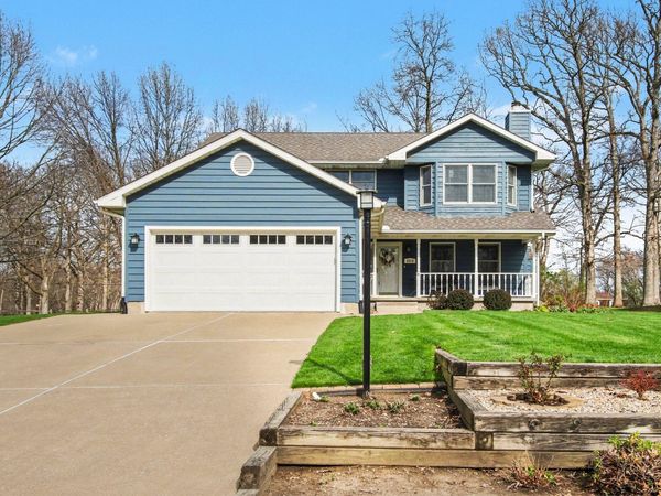 2019 Lakewood Place, Crown Point, IN 46307