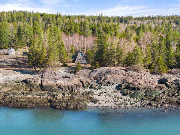 29 Hotel Cove Road, Harrington, ME 04643