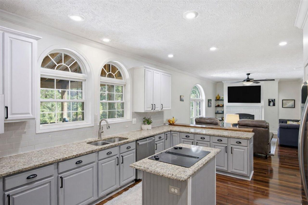 1217 Saddlehorn Road Photo 9