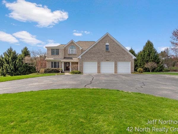 7553 Willow Pointe Drive, Caledonia, MI 49316
