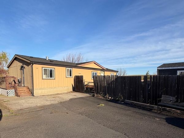 260 NW Golden Hills Dr, Unit #57, Pullman, WA 99163