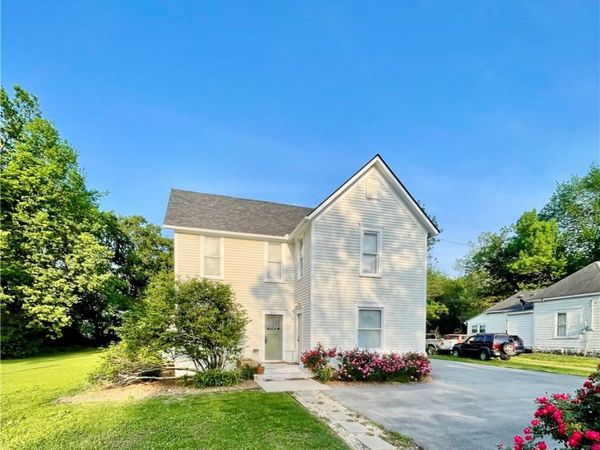 515 S Washington Street , Siloam Springs, AR 72761