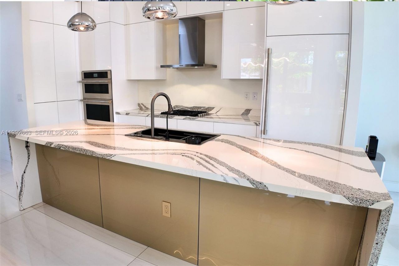 8002 NW 43rd St, Doral, FL 33166 Photo