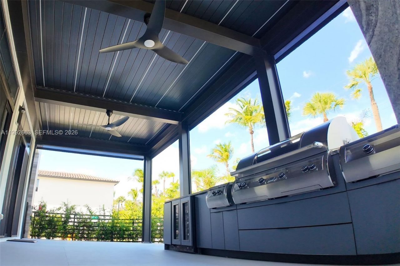 8002 NW 43rd St, Doral, FL 33166 Photo