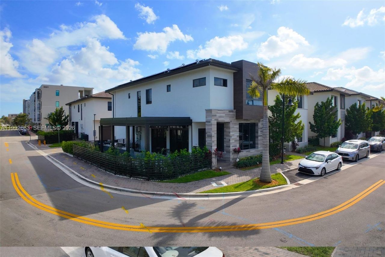 8002 NW 43rd St, Doral, FL 33166 Photo