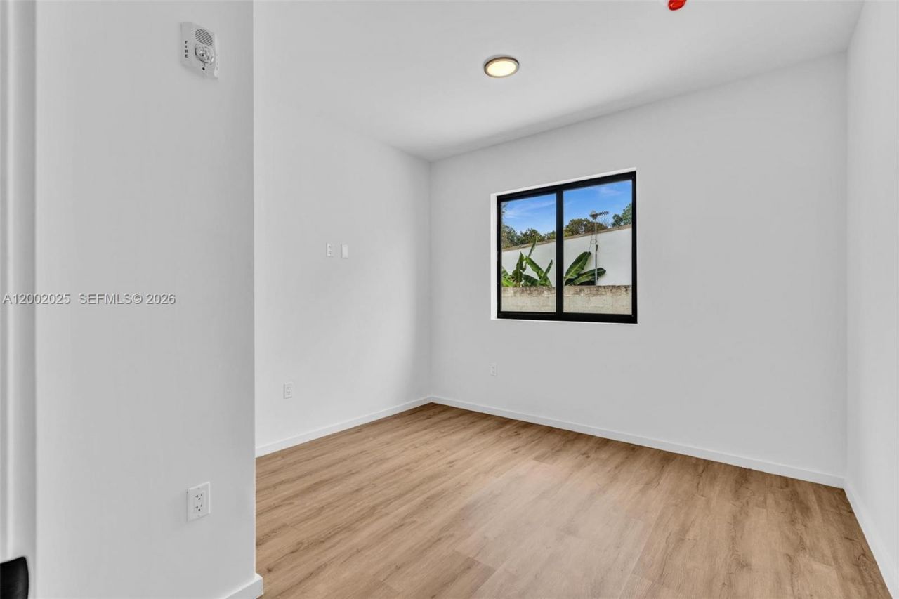 753 NW 30th St, Unit 3, Miami, FL 33127 Photo