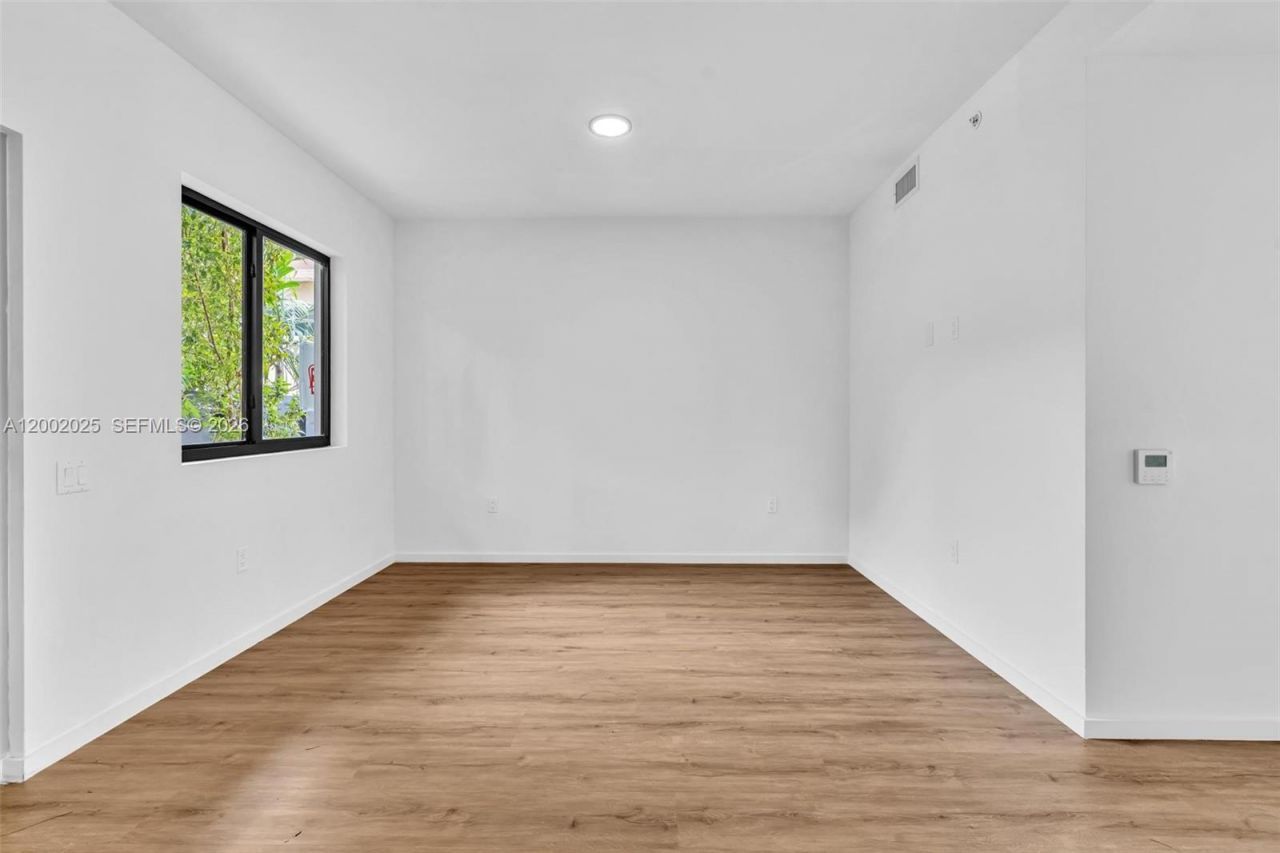 753 NW 30th St, Unit 3, Miami, FL 33127 Photo