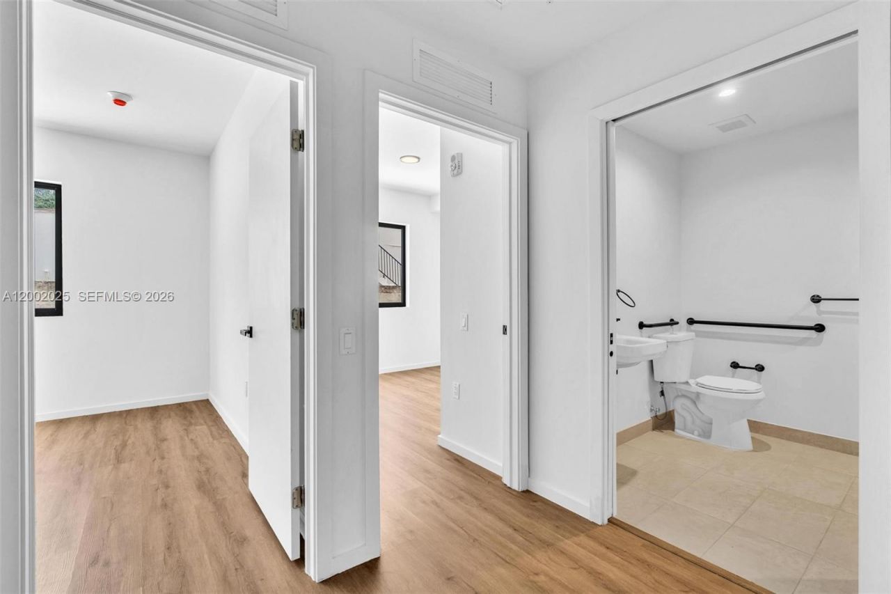 753 NW 30th St, Unit 3, Miami, FL 33127 Photo