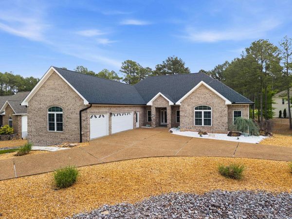 2 Alteza Drive, Hot Springs Village, AR 71909