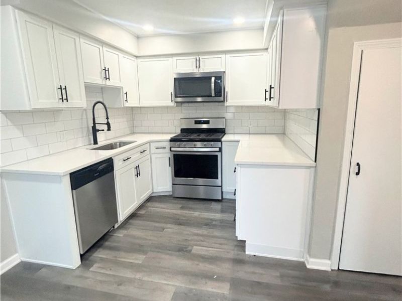 35888 Chestnut Ridge Road, North Ridgeville, OH 44039 Photo 4