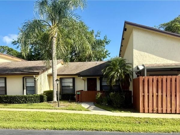 8005 SE Villa Circle, Hobe Sound, FL 33455