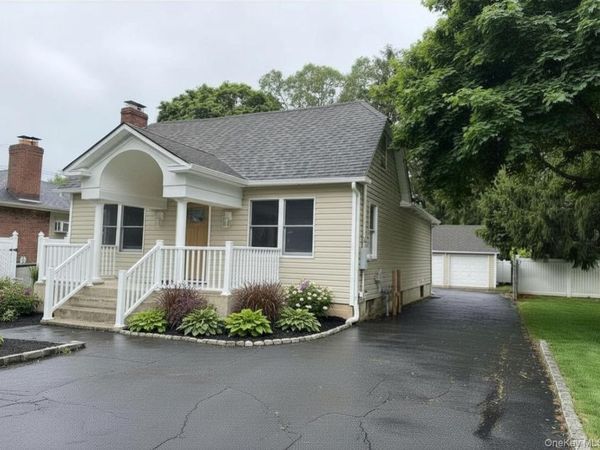 909 2nd Street N, East Northport, NY 11731