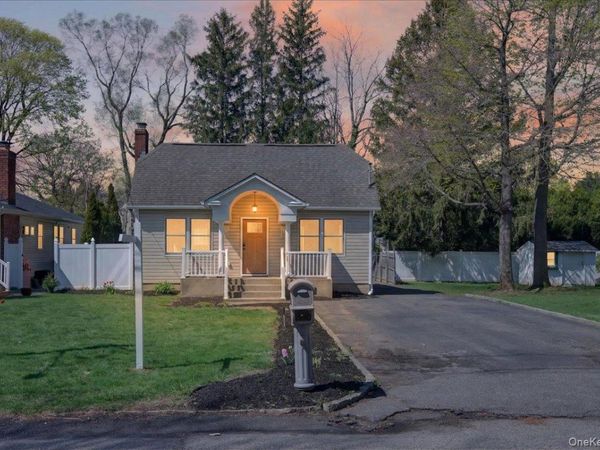 909 2nd Street N, East Northport, NY 11731