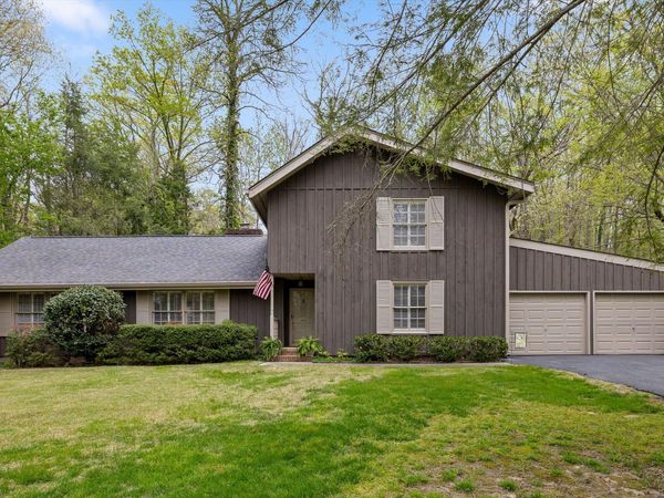 935 Dunsinane Road, Signal Mountain, TN 37377