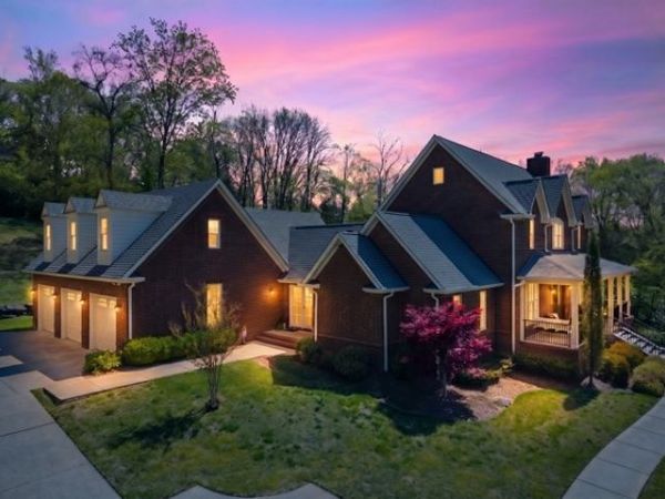 224 Chapelwood Dr, Franklin, TN 37069