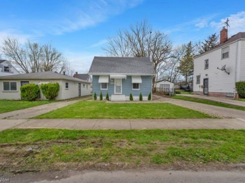 3886 E 143rd Street, Cleveland, OH 44128 Photo 2