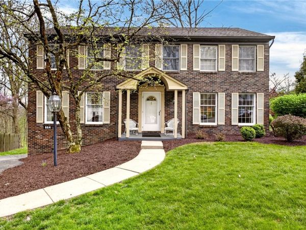 864 Eisenhower Drive, Pittsburgh, PA 15228
