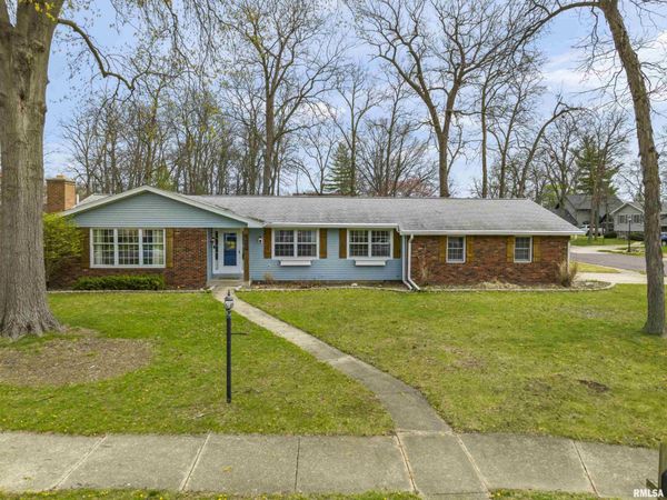 6502 N POST OAK Road, Peoria, IL 61615