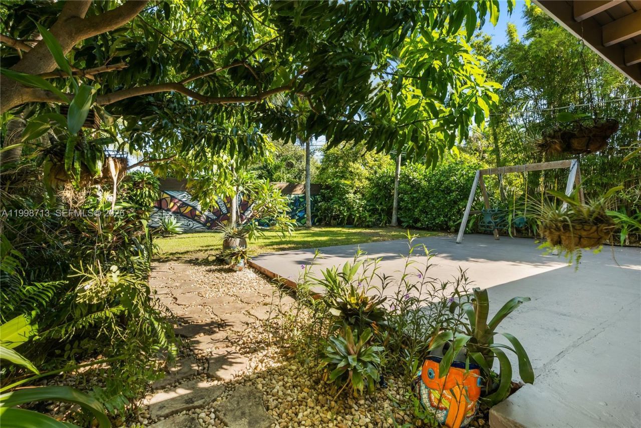 1333 SW 16th St, Miami, FL 33145 Photo