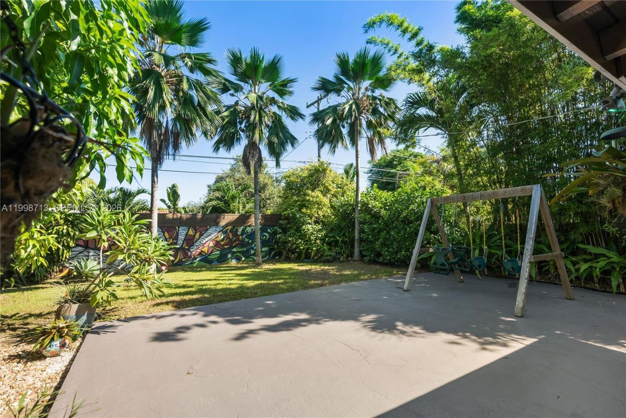 1333 SW 16th St, Miami, FL 33145 Photo