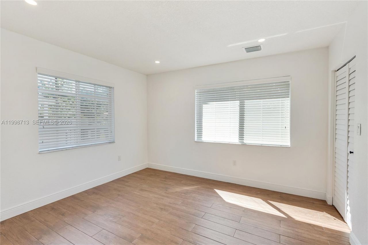 1333 SW 16th St, Miami, FL 33145 Photo