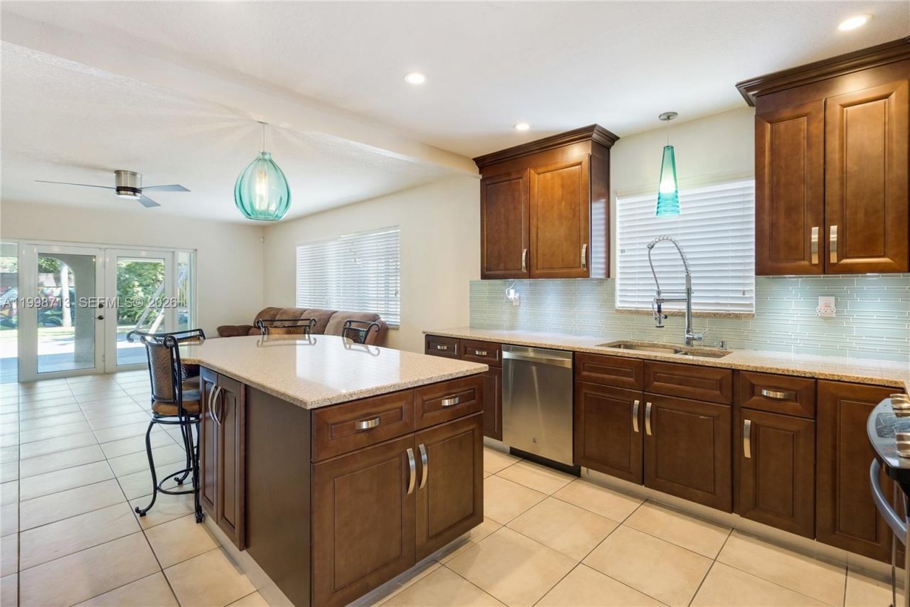 1333 SW 16th St, Miami, FL 33145 Photo