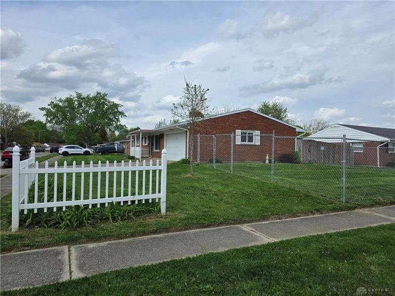 336 Estonia Drive, New Lebanon, OH 45345 Photo 7