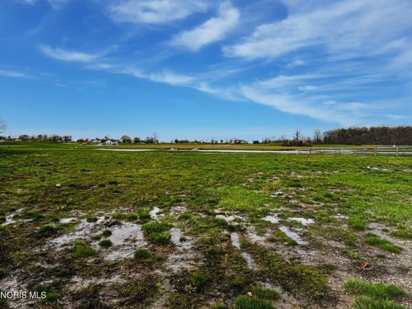 5389 Eagles Landing Drive , Oregon, OH 43616