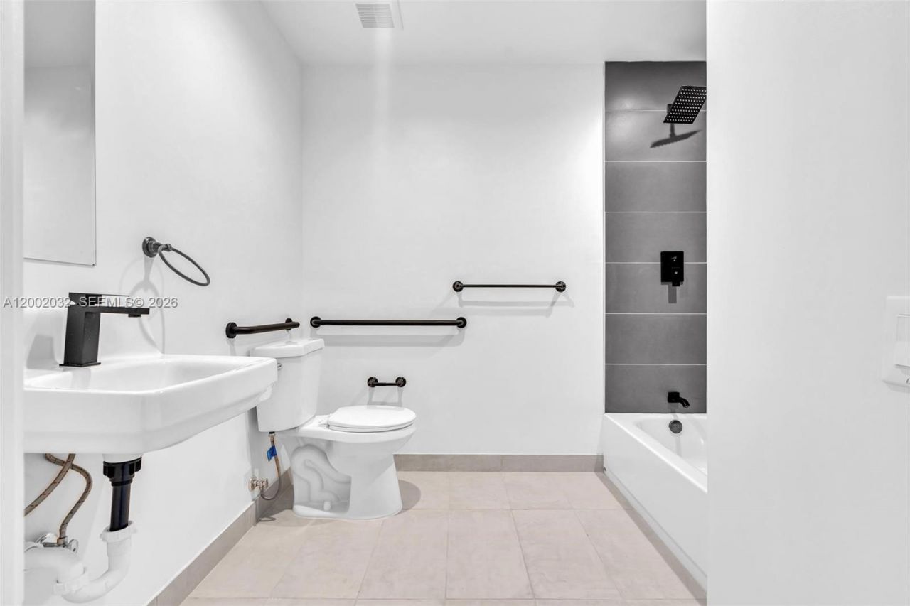 753 NW 30th St, Unit 1, Miami, FL 33127 Photo