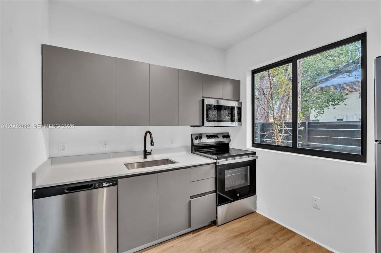 753 NW 30th St, Unit 1, Miami, FL 33127 Photo