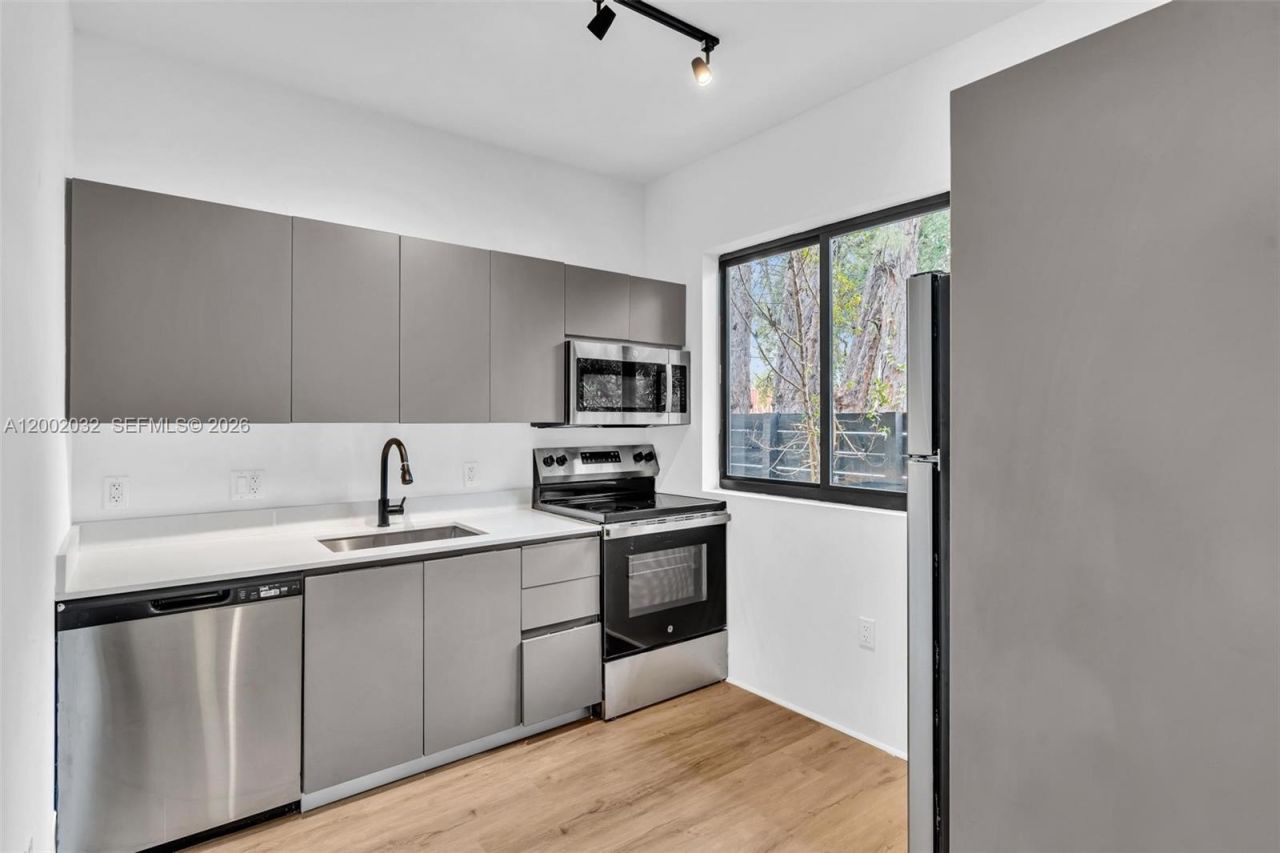 753 NW 30th St, Unit 1, Miami, FL 33127 Photo