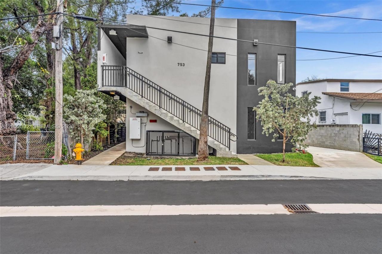 753 NW 30th St, Unit 1, Miami, FL 33127 Photo