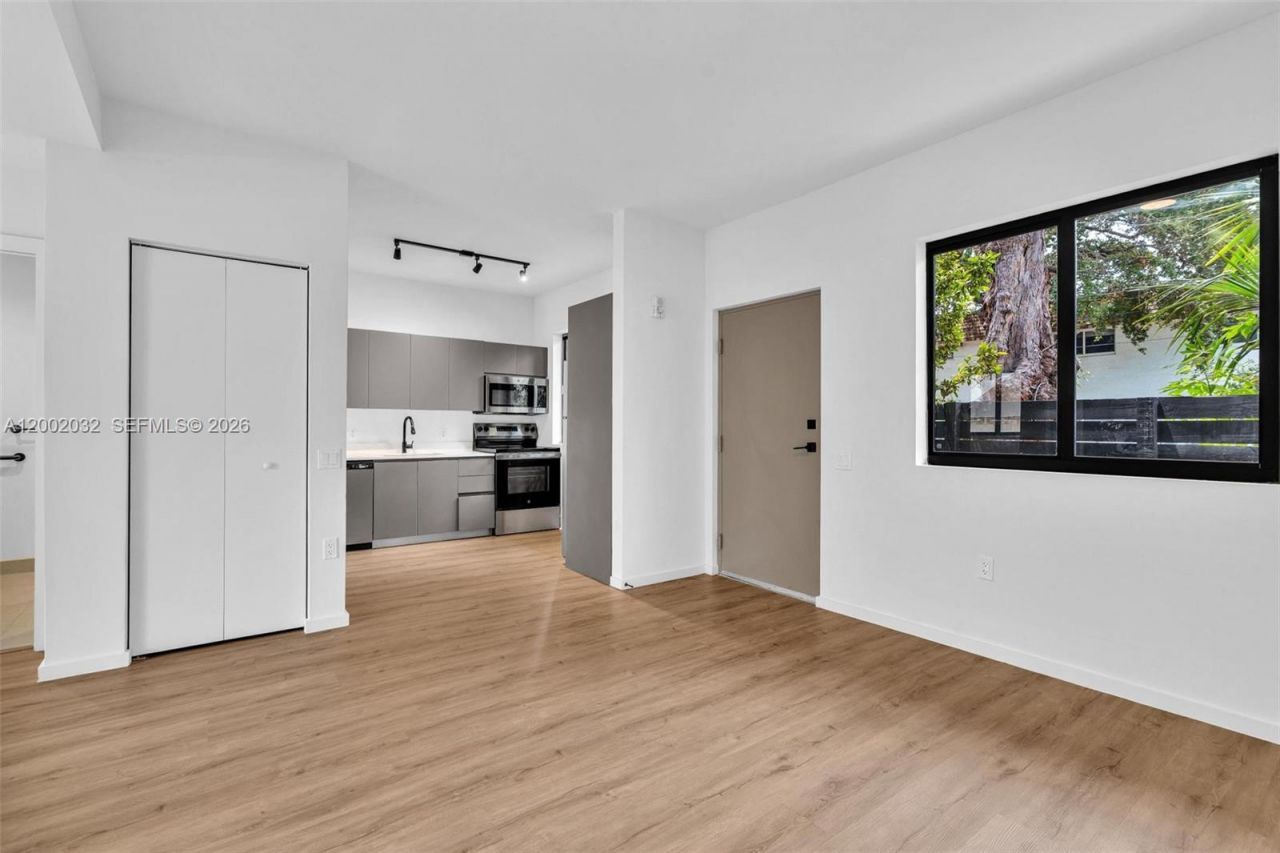 753 NW 30th St, Unit 1, Miami, FL 33127 Photo