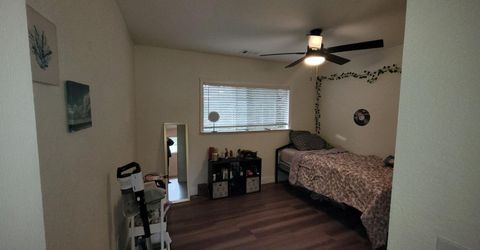 6573 Park Riviera Way, Sacramento, CA 95831 Photo